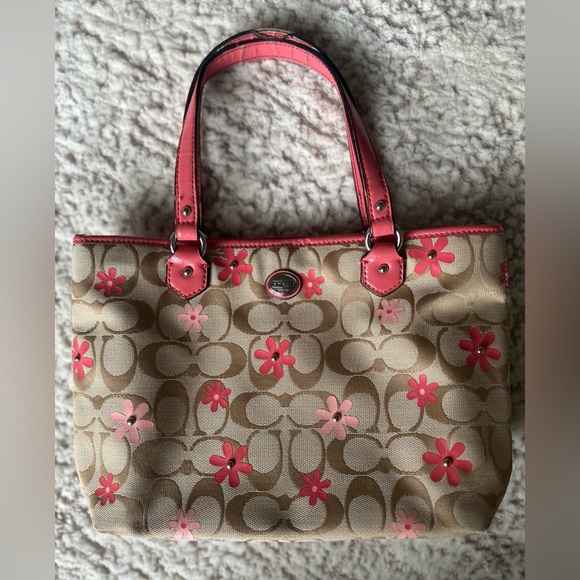 Coach | Mini Tote Bag | Pink Floral 🌺🌸 - Picture 7 of 13